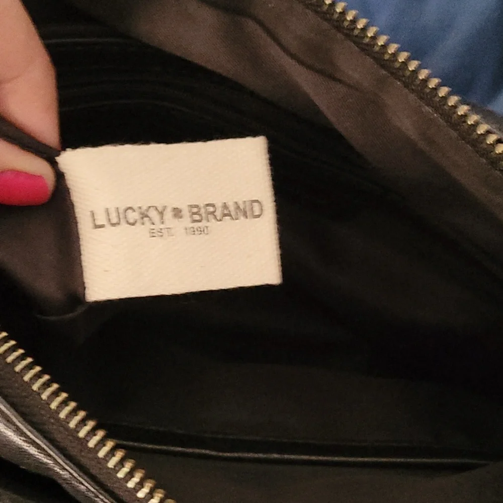 Crossbody - Picture 6 of 9